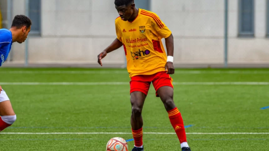 Valenciennes : le jeune buteur camerounais Célestin Nyemb est très courtisé 1 Célestin Nyemb