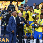 Les Brésiliens d'Afrique du Sud, tout en joie avec le trophée