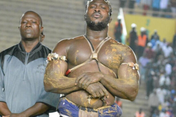 Modou Lô , roi de la lutte sénégalaise