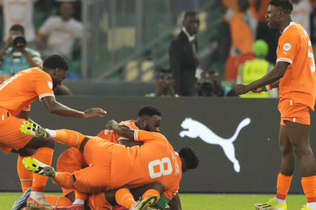 Equipe de Côte d'Ivoire célébrant leur but face à la Guinée Bissau