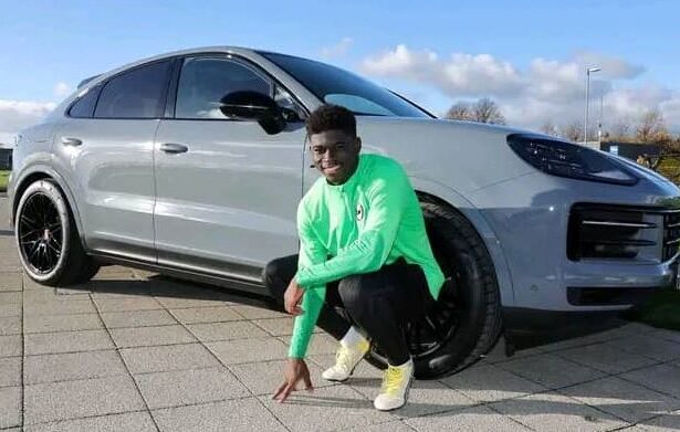Premier League - Brighton : Carlos Baleba, élu meilleur joueur du mois, reçoit une Porsche