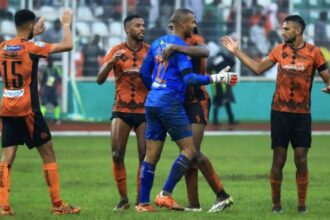 Affaire USMA - RS Berkane : la CAF sanctionne le club algérien