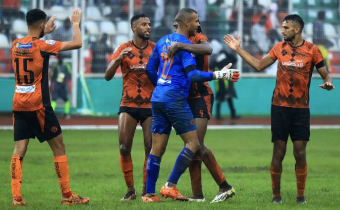 Affaire USMA - RS Berkane : la CAF sanctionne le club algérien