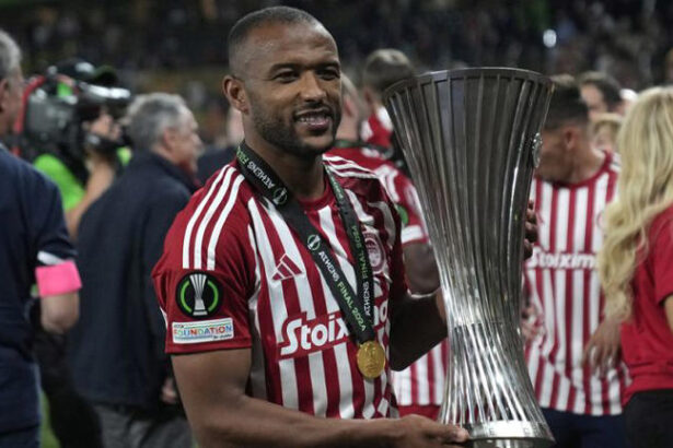 Conference League : le marocain El Kaabi offre sa première coupe européenne à l'Olympiakos