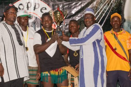 Burkina Faso - lutte traditionnelle 2024 : Emeline Tassembédo et Karim Bazongo sacrés champions 