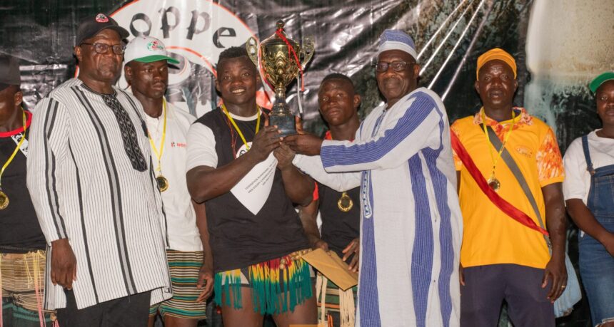 Burkina Faso - lutte traditionnelle 2024 : Emeline Tassembédo et Karim Bazongo sacrés champions 
