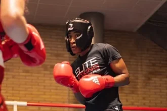 JO Paris 2024 : la réfugiée camerounaise Cindy Ngamba vise l’or en boxe