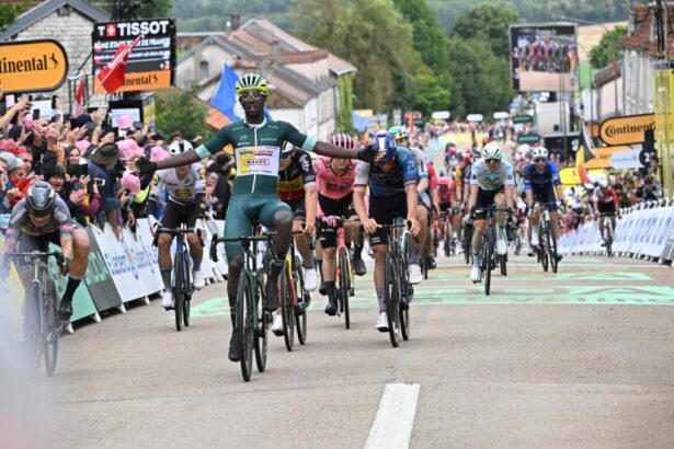 Tour de France 2024 : l'Érythréen Biniam Girmay remporte sa deuxième victoire d’étape