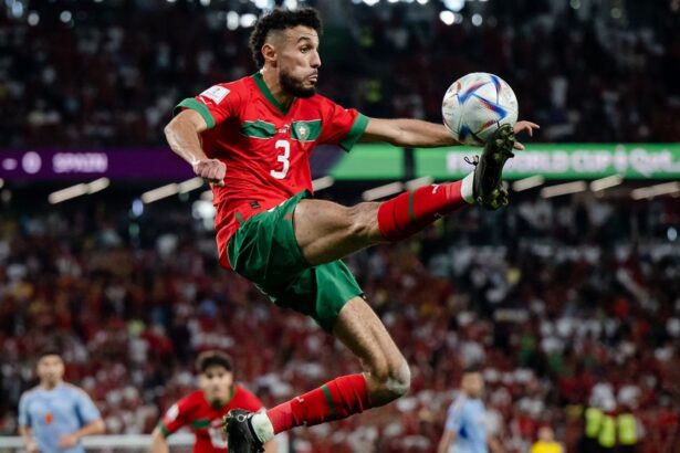 Mercato : le marocain Noussair Mazraoui à Manchester pour passer sa visite médicale