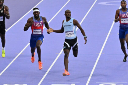 Le président du Botswana décrète un congé exceptionnel pour fêter le sacre de Letsile Tebogo au 200m