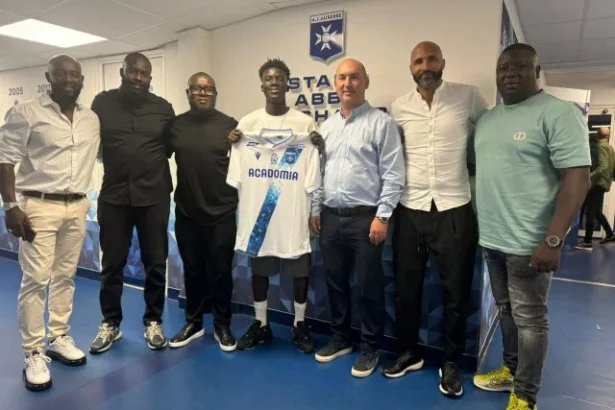 Mercato : la pépite malienne Aristide Zossou signe à l’AJ Auxerre