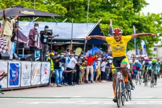 Cyclisme : le burkinabé Paul Daumont, héros du Tour du Faso 2024, contraint à une pause