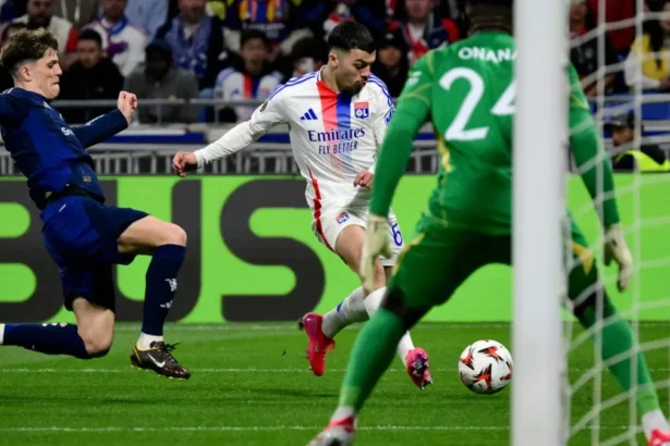 Europa League : le gardien camerounais André Onana très critiqué par la presse en Angleterre !