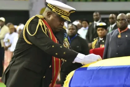 Aaron Boupendza : hommage national émouvant au Palais des sports de Libreville