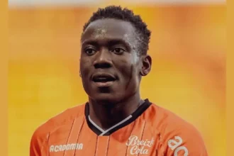 Arthur Avom : jeune milieu central camerounais, pilier du FC Lorient et talent africain à suivre en Ligue 1