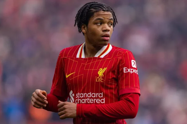 Rio Ngumoha : le jeune prodige anglo-nigérian qui brille à Liverpool et en Europe