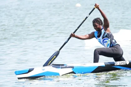 Combé Seck, espoir sénégalais du canoë-kayak, se prépare pour Los Angeles 2028 malgré des obstacles financiers et techniques