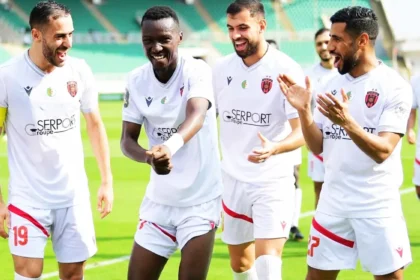 Coupe CAF : l’USM Alger arrache la qualification face au FC San Pedro dans un match fou
