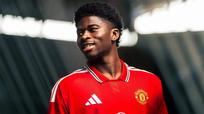 Carlos Baleba signe officiellement à Manchester United pour 82 millions d’euros