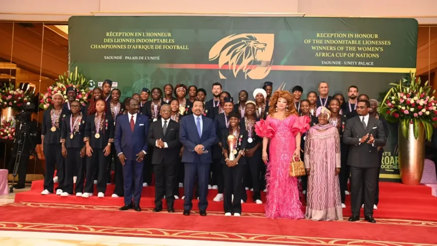 Cameroun : Paul Biya promet des résidences aux Lionnes Indomptables