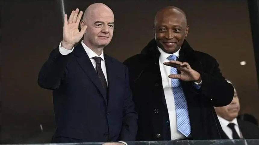 « Il ne faut pas vouloir aller trop vite en besogne » : le soutien africain à Infantino contesté par Claude Le Roy 1 « Il ne faut pas vouloir aller trop vite en besogne » : le soutien africain à Infantino contesté par Claude Le Roy